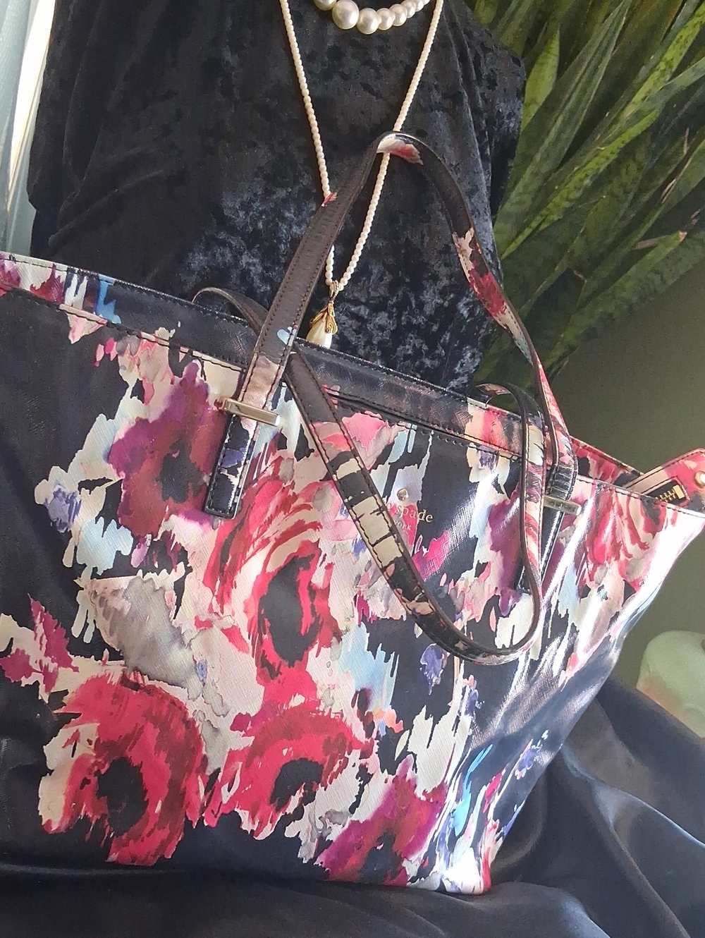 kate spade Laurel Way Floral Print Tote in Pink. Exellent Condition !